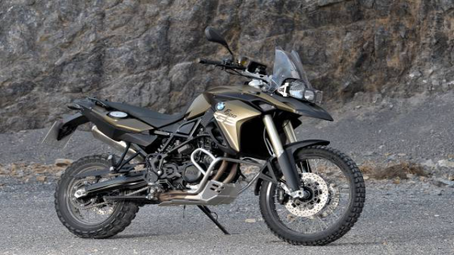 BMW F 700 GS: Motor Petualang Serba Bisa untuk Jalan Raya dan Alam Terbuka